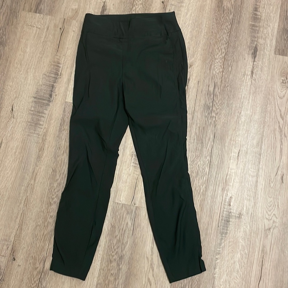 New York and Company capri pant, dark green